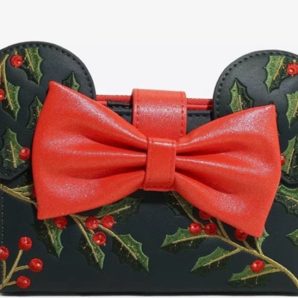 Loungefly Disney Minnie Mouse Holiday Holly Zip Wallet. BoxLunch Exclusive NWT